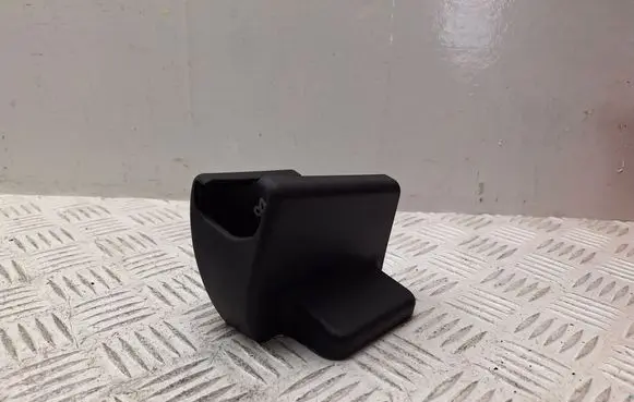Toyota Avensis T270 Front passenger seat rail trim 7213705050C0 7213705050