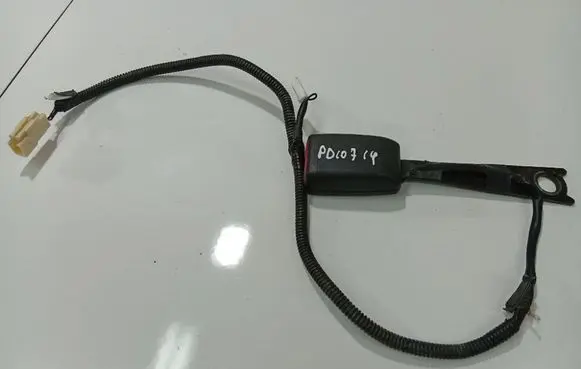 Toyota Avensis T250 Front seatbelt buckle