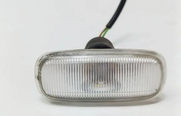 Audi A4 S4 B5 8D Front fender indicator light 
