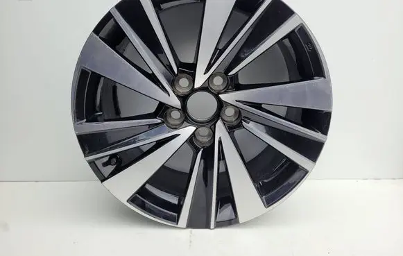 Toyota Auris E210 R17 alloy rim