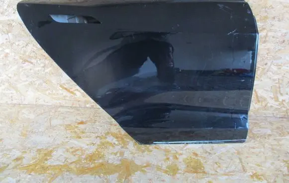 Tesla Model S Rear door