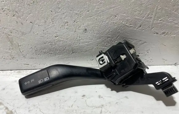 Volkswagen Golf V Indicator stalk ANP80H012A 13B0212D