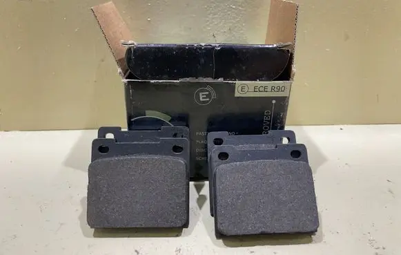 Volvo 140 Brake pads (rear) 28BK003