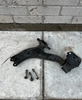 Honda CR-V Front lower control arm/wishbone