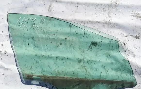 Peugeot 407 Front door window glass four-door