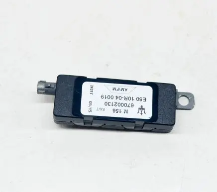 Maserati Ghibli Aerial antenna amplifier 670002130 10R040019