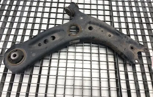 Volkswagen Golf VII Front control arm 