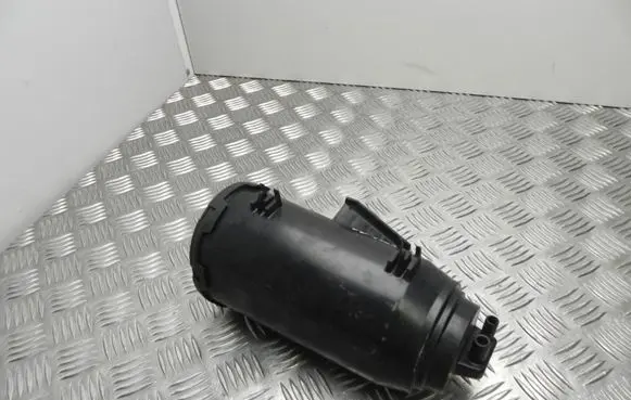 Vacuum air tank