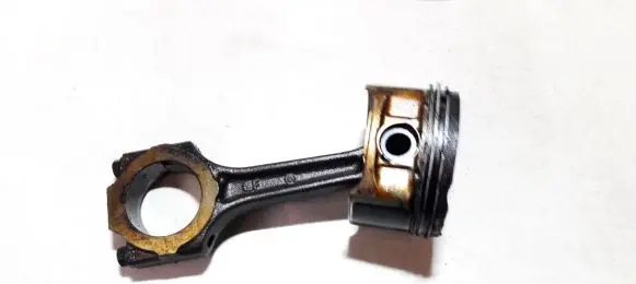 Alfa Romeo 156 Piston with connecting rod