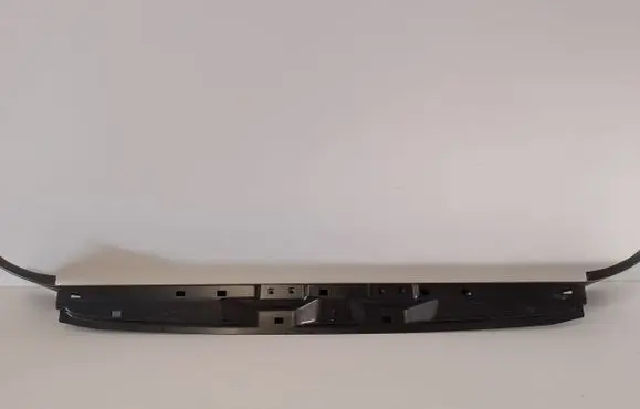 Trunk/boot sill cover protection