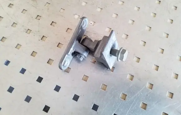 BMW 5 F10 F11 Front door lower hinge 7199576