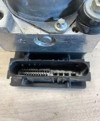 Nissan Note (E11) ABS Pump 0265231732 476609u100