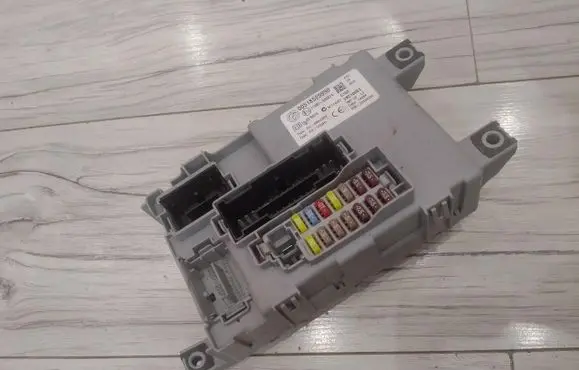 Fiat 500X Comfort/convenience module 00518525990
