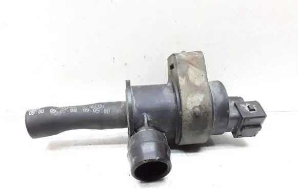 Volvo V70 Vacuum valve 8653909