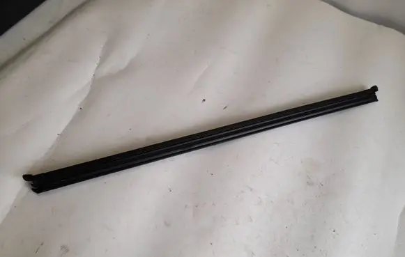 Volkswagen PASSAT B7 USA Rear door glass trim molding 561839479A