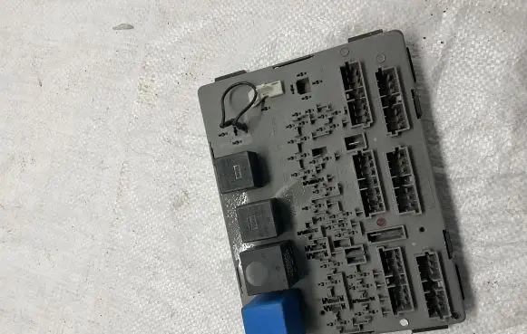 Mitsubishi L200 Fuse module