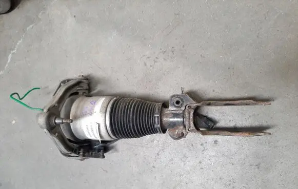 Audi Q7 4L Front air suspension shock absorber 7L8616040B
