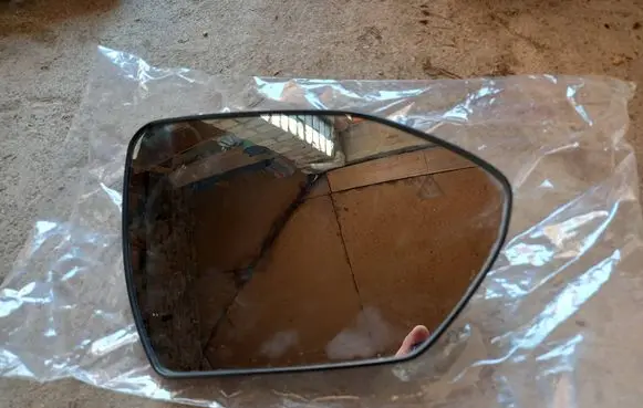Hyundai Tucson IV NX4 Wing mirror glass 87621N7030