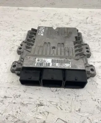 Peugeot 3008 I Engine control unit/module 9678628780