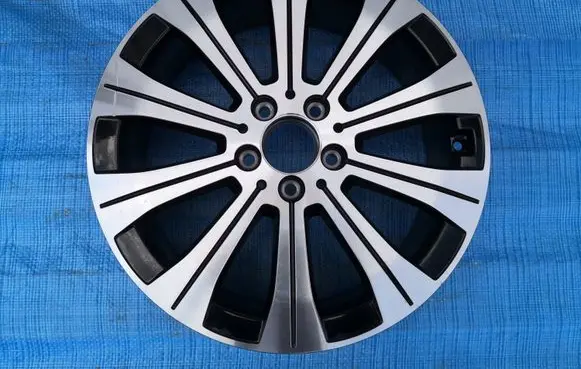 Mercedes-Benz EQA R18 alloy rim A2434010000