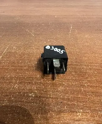 Mercedes-Benz E W210 Other relay A0025421319 D3005