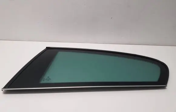 BMW 1 E81 E87 Rear side window 7190339 E143R001595
