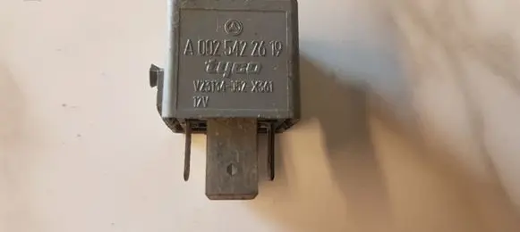 Mercedes-Benz Vito Viano W638 Other relay A0025422619 V23134152X361
