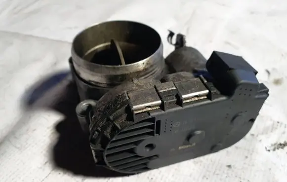 Mercedes-Benz CLK A209 C209 Throttle valve A6460900970 0281750230