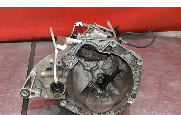 Fiat Grande Punto Manual 6 speed gearbox 55196336