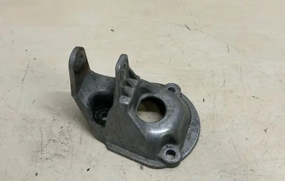 Porsche Cayenne (92A) Engine mounting bracket 7P5199373A