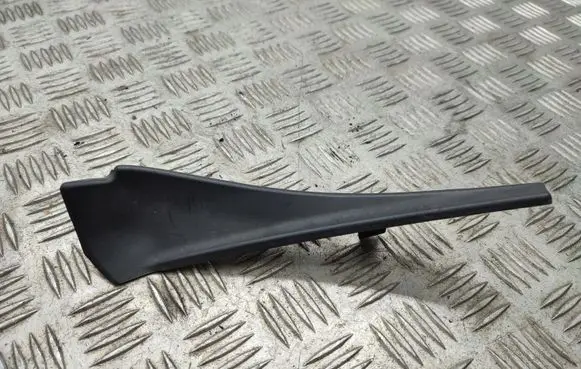 Nissan X-Trail T32 Windshield trim 668944CL0A