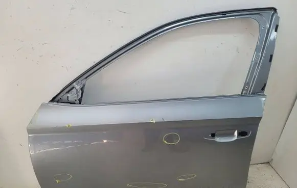 Skoda Superb B8 (3V) Front door 3V0831311
