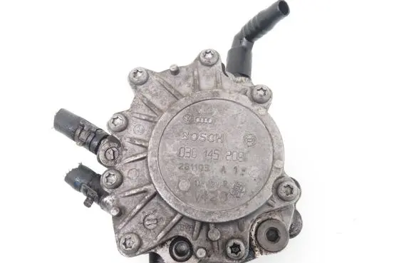 Volkswagen Golf V Vacuum pump 03G145209