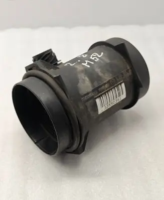 BMW 5 E39 Mass air flow meter 1703275 33552361 5WK9600