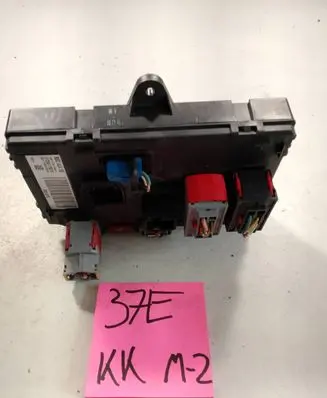 Peugeot 407 Fuse module 9656148180