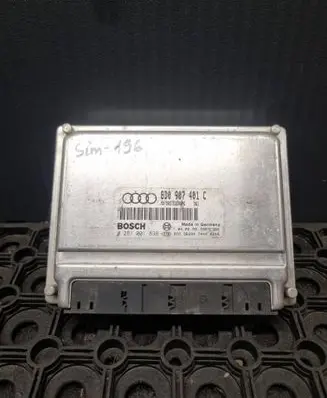 Audi A4 S4 B5 8D Engine control unit/module 8D0907401C 28RTE380 0281001838