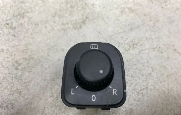 Volkswagen PASSAT B6 Wing mirror switch 1K0959565H