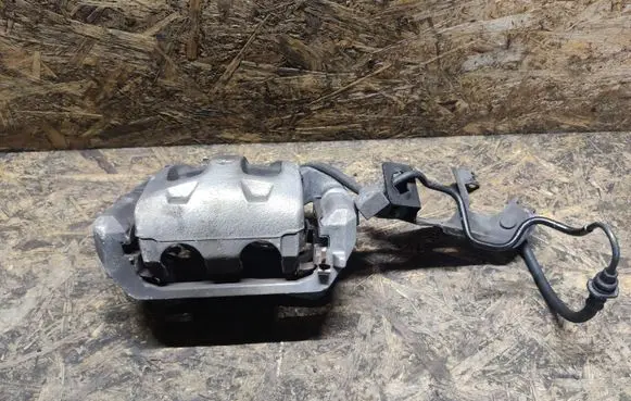Infiniti Q70 Y51 Front brake caliper