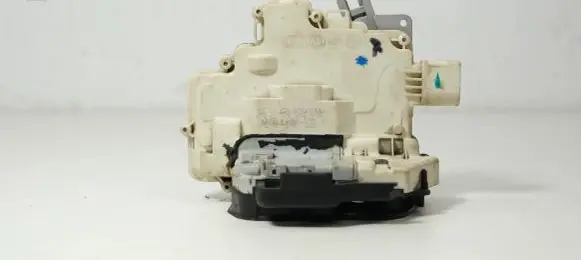 Audi A6 S6 C6 4F Rear door lock 4F0839016