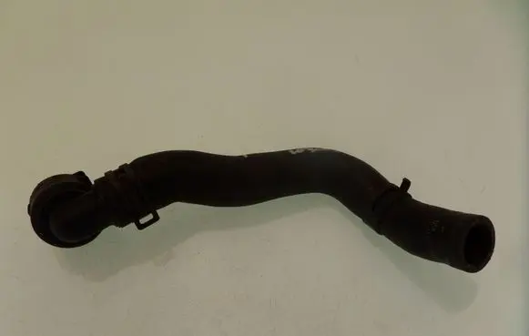 Volkswagen PASSAT B6 Engine coolant pipe/hose