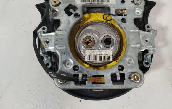Steering wheel airbag