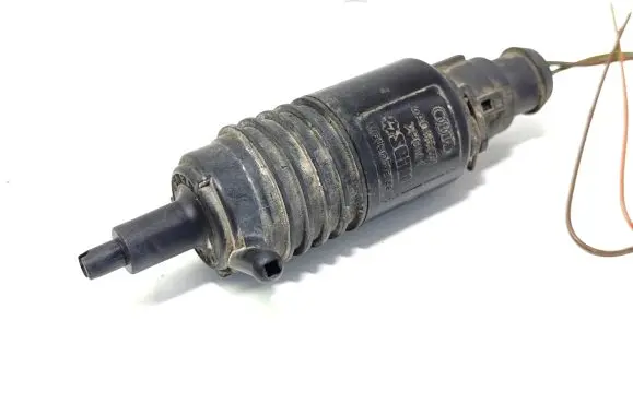 Audi 80 90 S2 B4 Windscreen/windshield washer pump 4A0955651