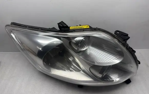 Toyota Auris 150 Headlight/headlamp 8111002490 89901947