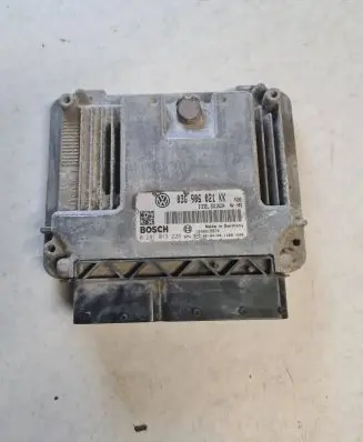 Volkswagen Golf V Engine control unit/module 03G906021KK 1039S15970 0281013228