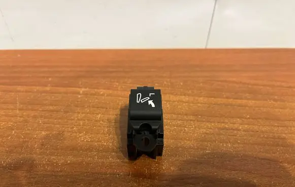 Land Rover Discovery Sport Other switches/knobs/shifts FK7214B705AA 16W064