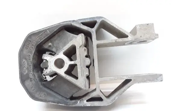 Volvo S40 Engine mount bracket AV616P082AB