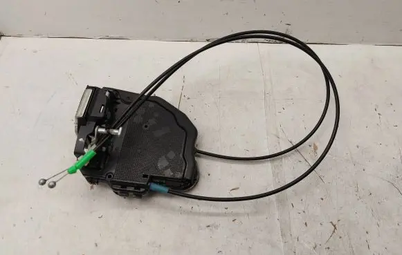 Toyota Verso Rear door lock 690500F030 6977064010