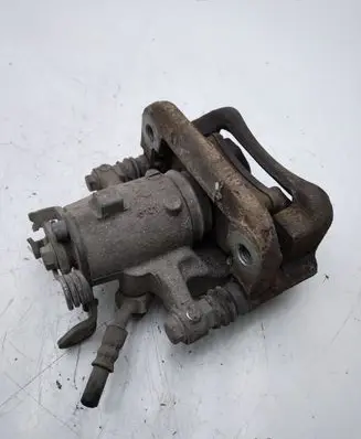 Opel Insignia A Rear brake caliper