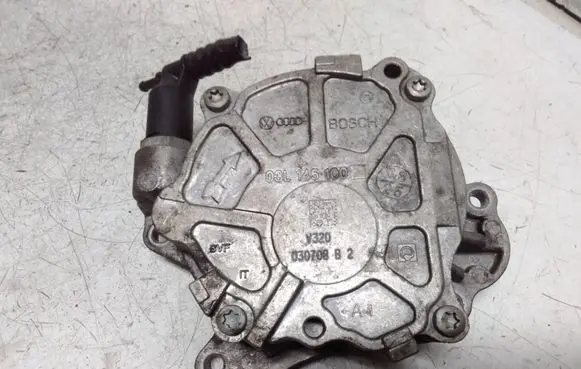 Volkswagen PASSAT B6 Vacuum pump 03L145100