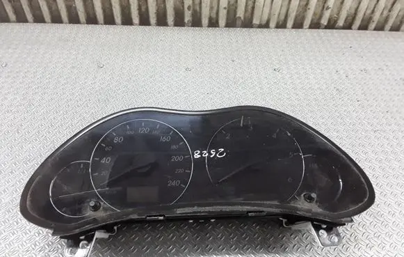 Toyota Avensis T250 Speedometer (instrument cluster) 8380005631